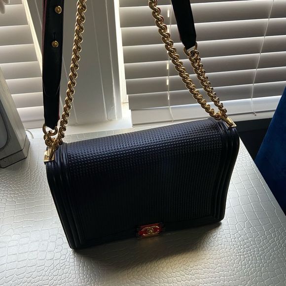 RARE 🦄 🔥 Limited Edition Chanel cube boy bag JUMBO - Picture 8 of 14